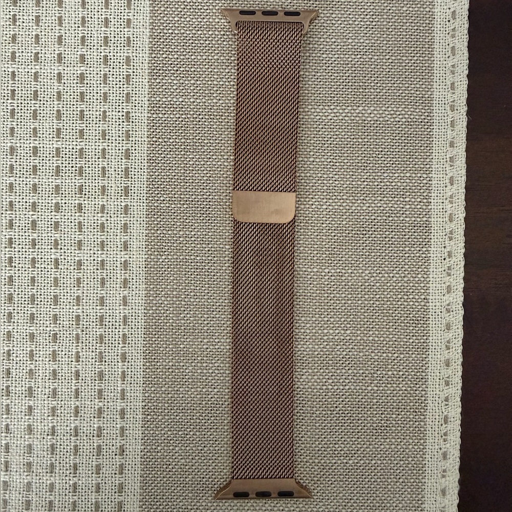 Apple Watch milanese loop band 40mm gold